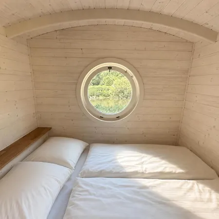 אתר קמפינג Maringotka Hedvika Glamping